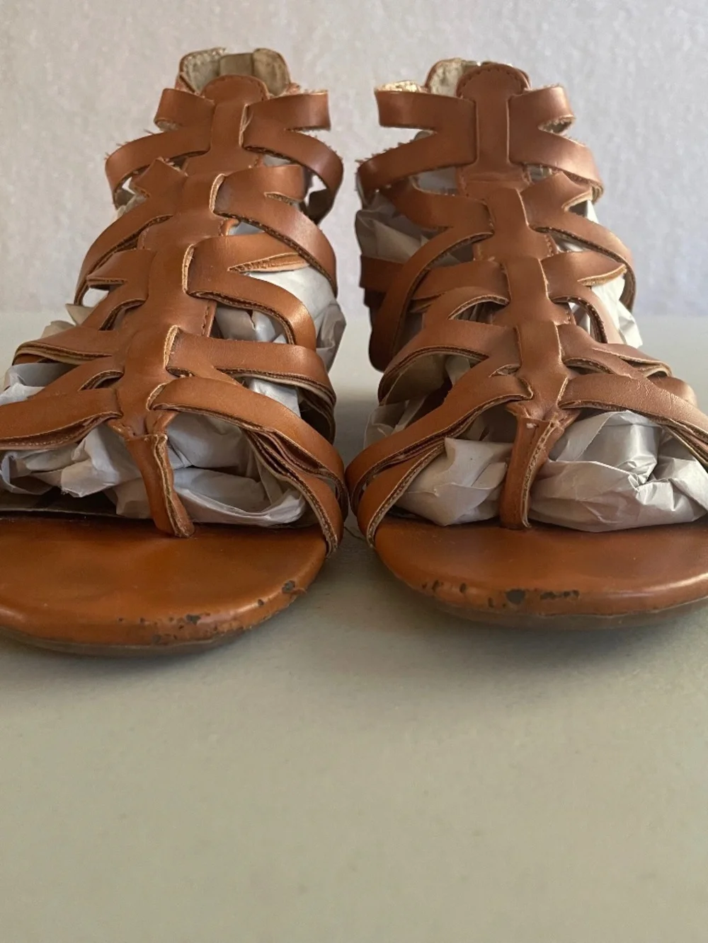 Sam & Libby Tan Strappy Flat Gladiator Sandals Caged with Back Zipper, Size 8 - Picture 2 of 9